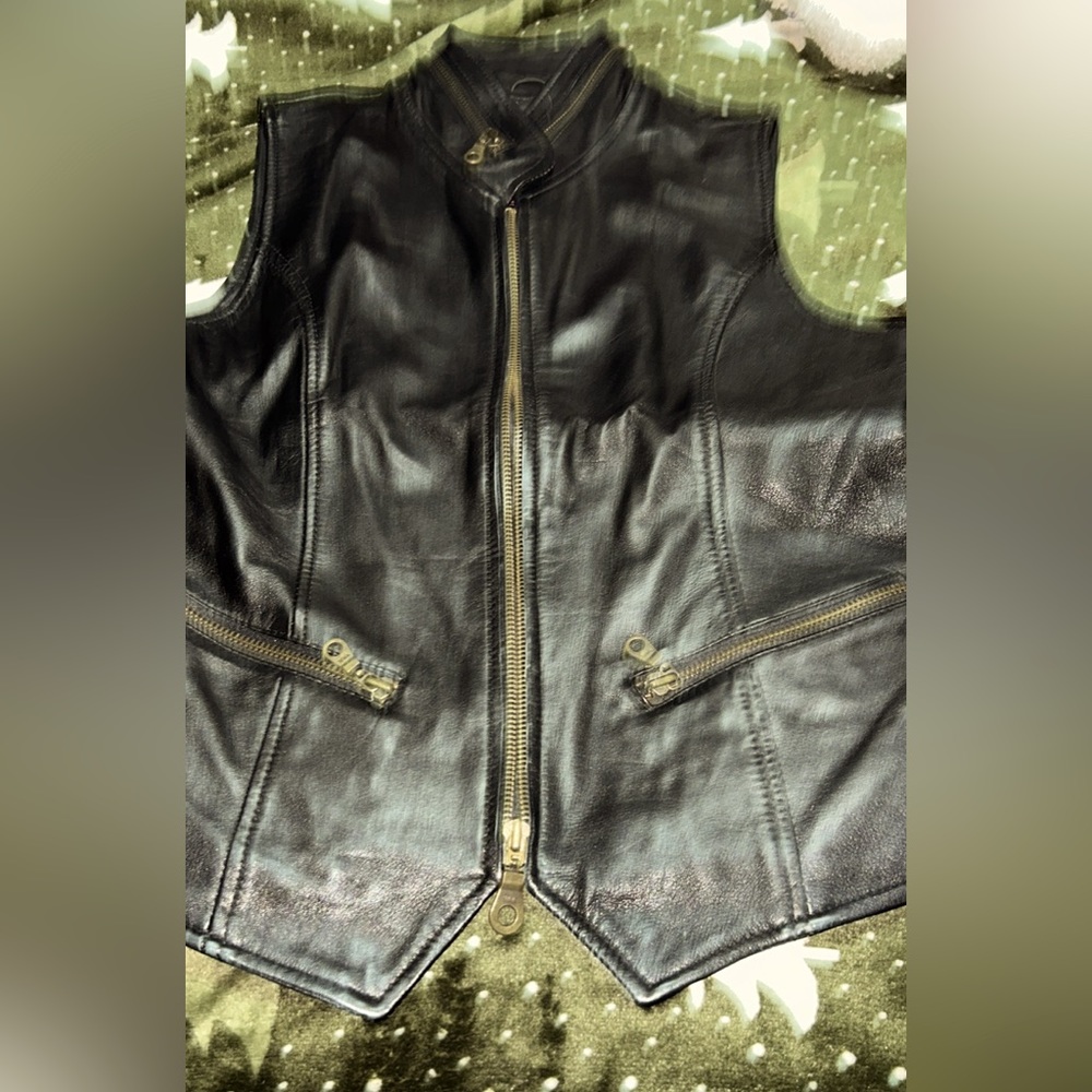 Ladies leather vest sz small
